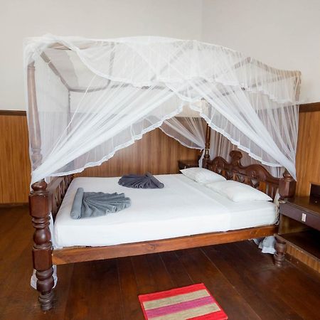 Hotel Neptune Bay Unawatuna Beach Kültér fotó