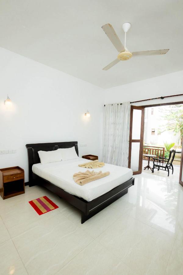Hotel Neptune Bay Unawatuna Beach Kültér fotó
