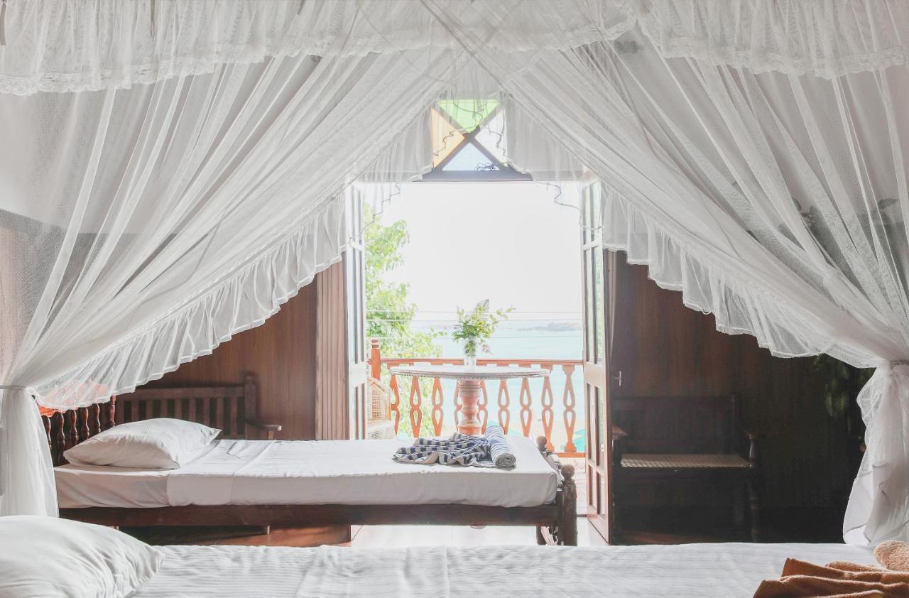 Hotel Neptune Bay Unawatuna Beach Kültér fotó