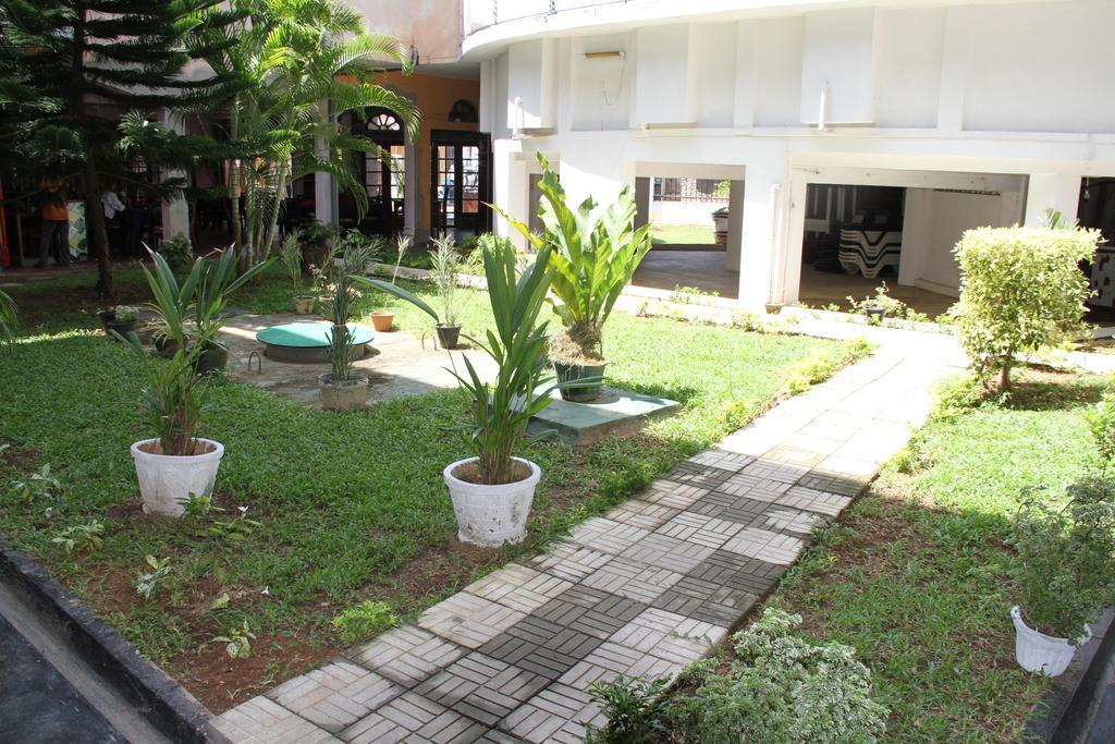 Hotel Neptune Bay Unawatuna Beach Kültér fotó