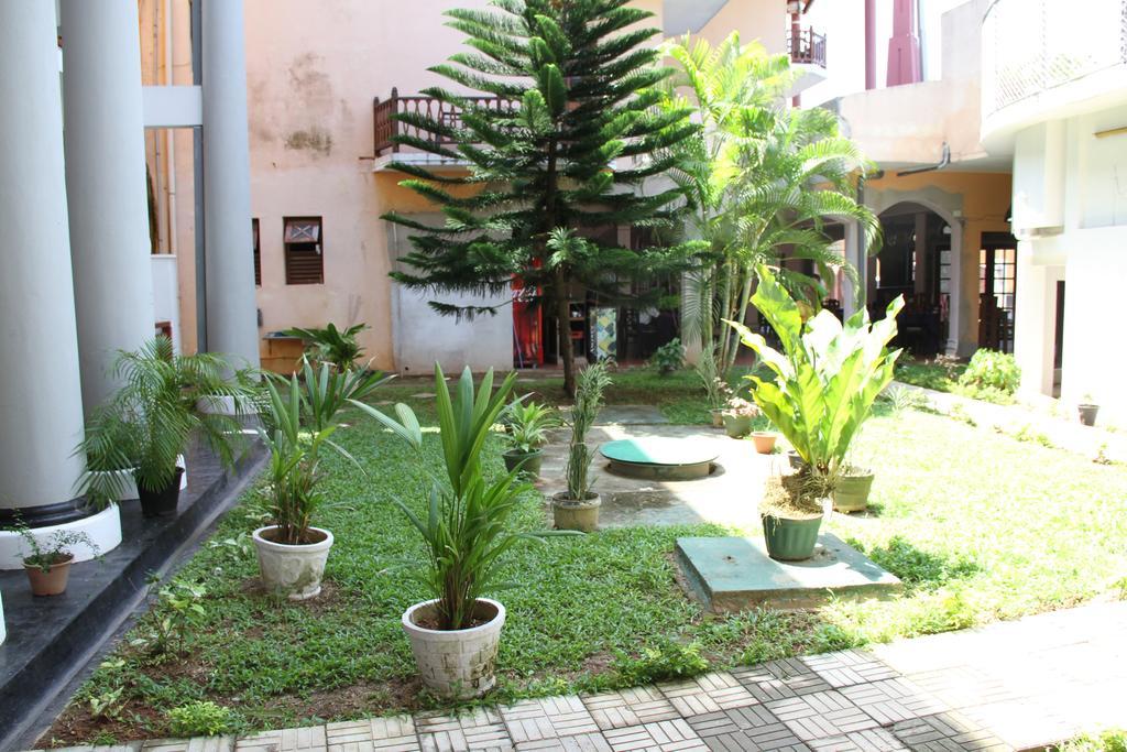 Hotel Neptune Bay Unawatuna Beach Kültér fotó