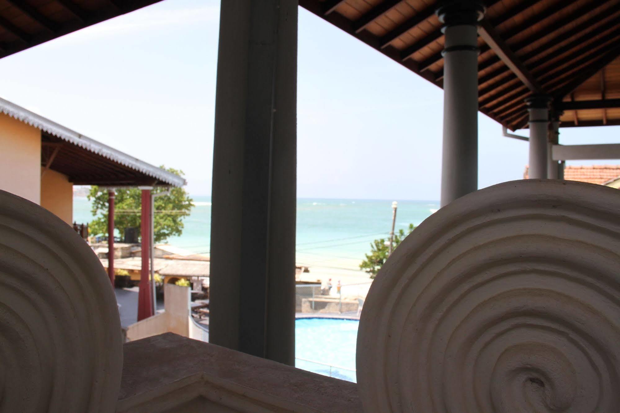Hotel Neptune Bay Unawatuna Beach Kültér fotó