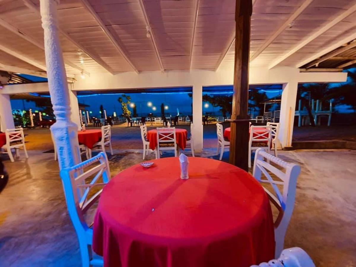 Hotel Neptune Bay Unawatuna Beach Kültér fotó