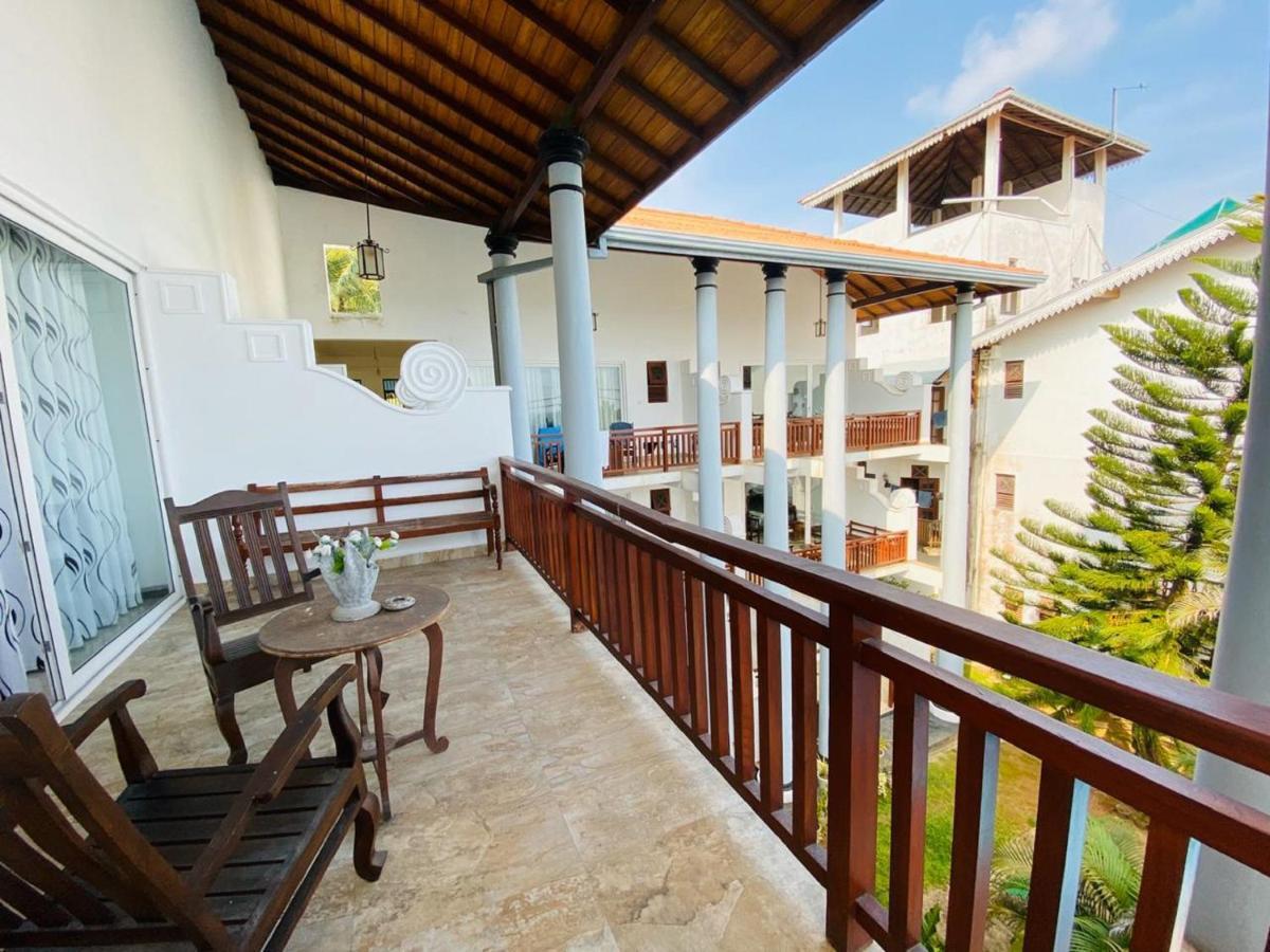 Hotel Neptune Bay Unawatuna Beach Kültér fotó